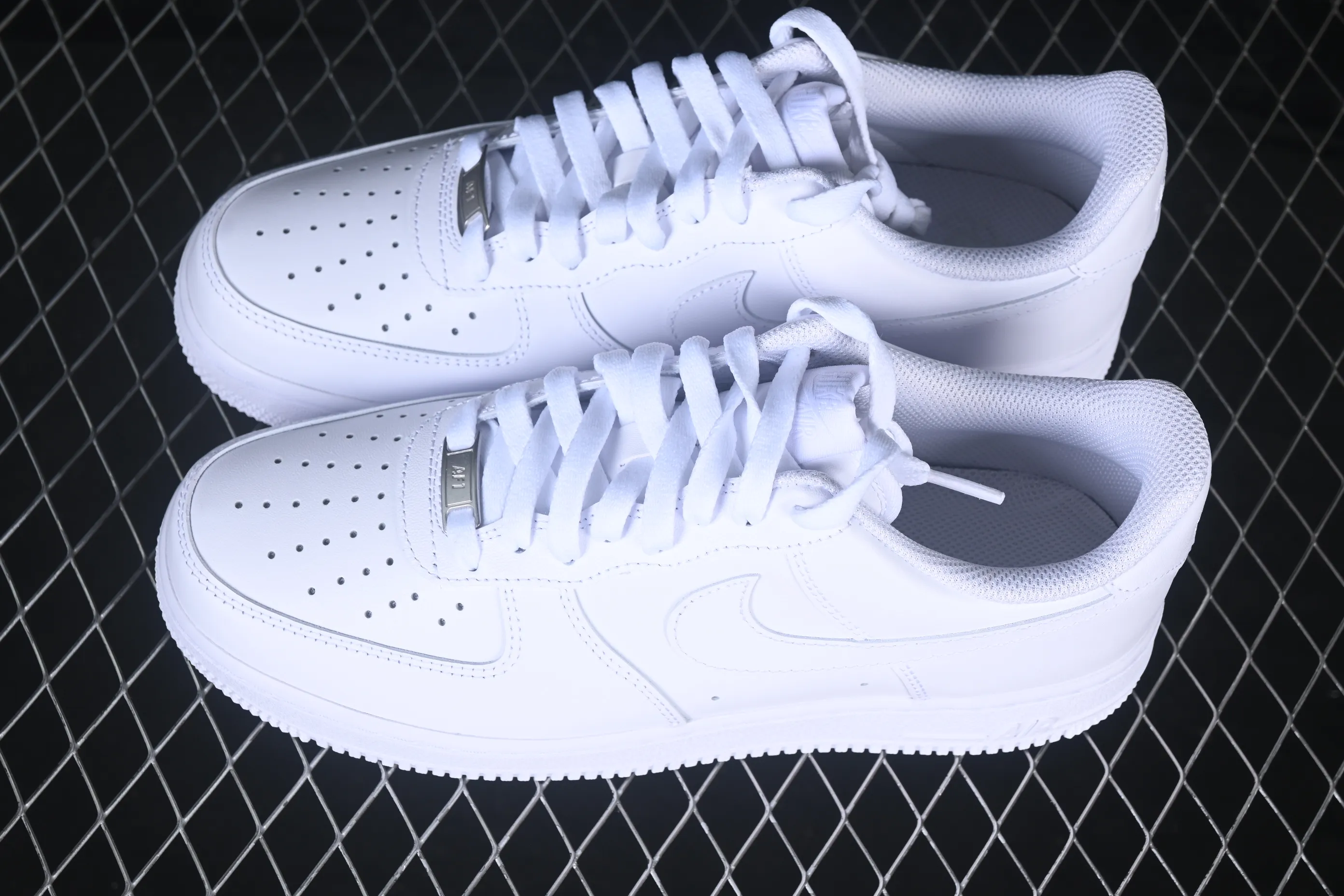 All categories Nk Air Force 1 Air Force series Nk Air Force 1 Low Air Force low-top DC version Nike Air Force 1'07 Low all-white top layer Air Force 1 low-top casual sneakers CW2288-111